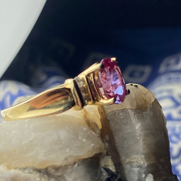 14k Yellow Gold Diamond and Alexandrite Ring - Picture 15 of 16